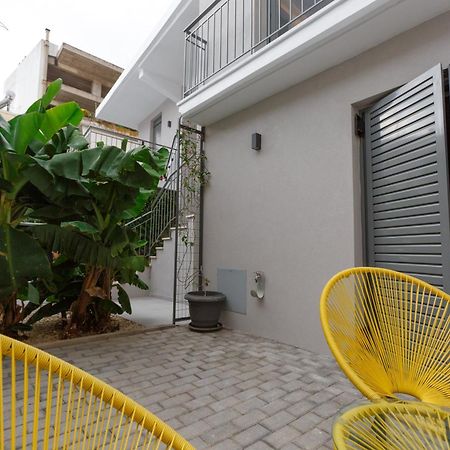 Groundfloor 2Br Apt With Smallyard Near The Heart Of Kalamáta Buitenkant foto