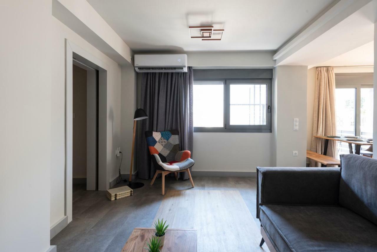 Groundfloor 2Br Apt With Smallyard Near The Heart Of Kalamáta Buitenkant foto
