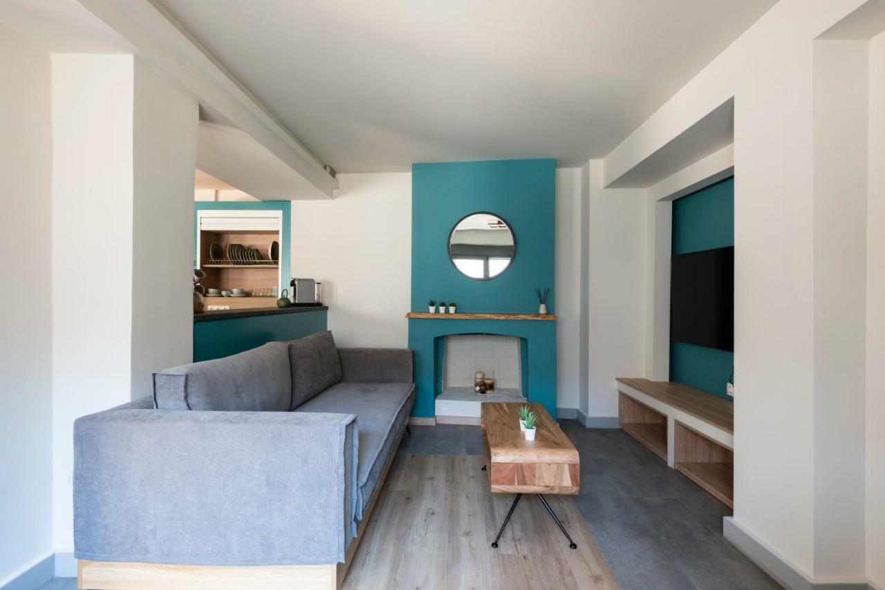 Groundfloor 2Br Apt With Smallyard Near The Heart Of Kalamáta Buitenkant foto