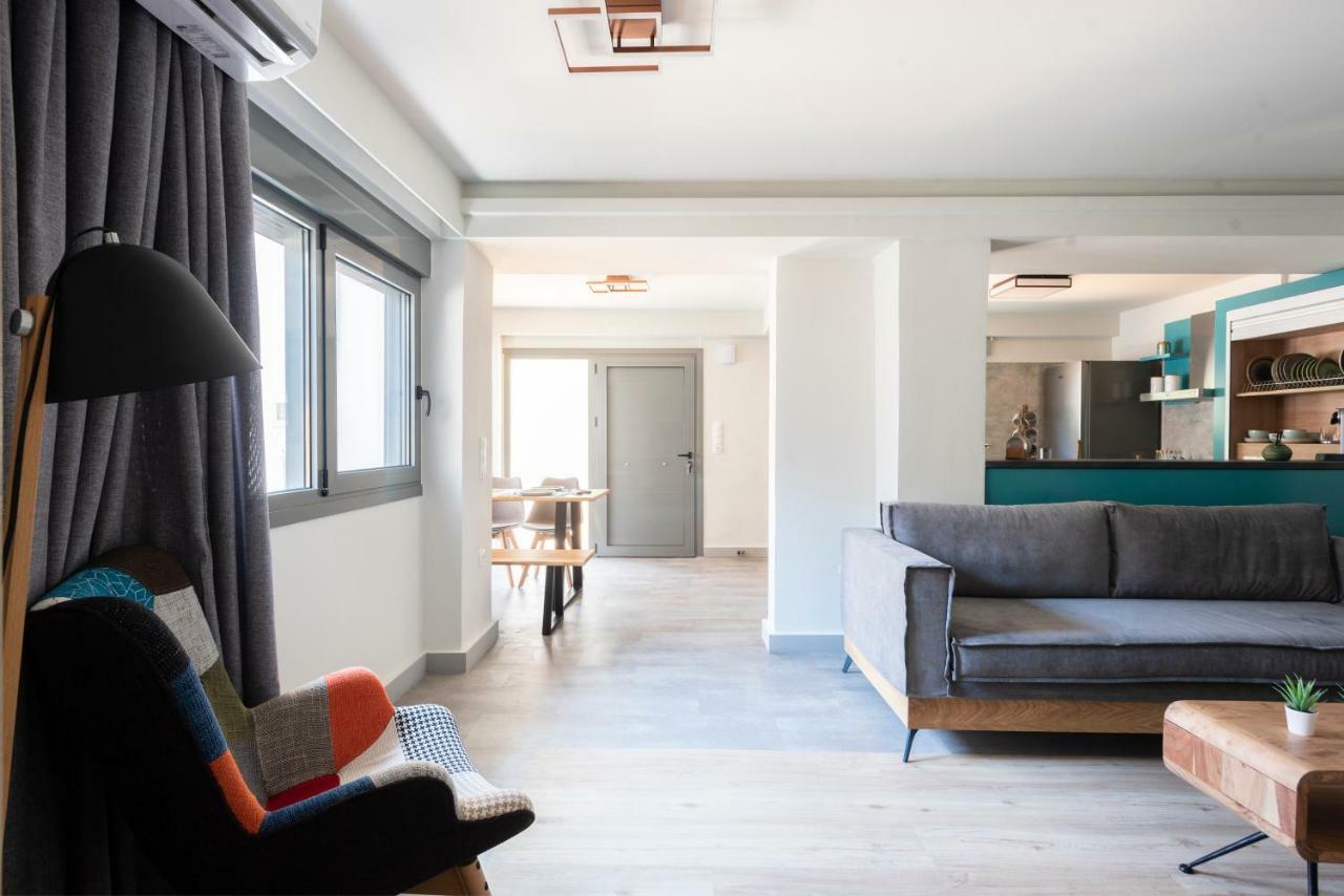 Groundfloor 2Br Apt With Smallyard Near The Heart Of Kalamáta Buitenkant foto