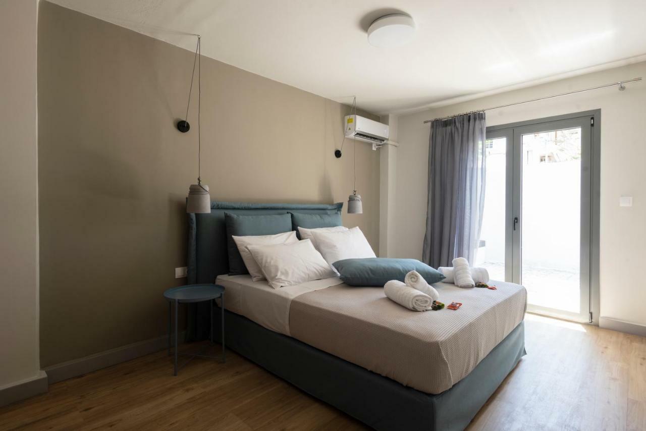 Groundfloor 2Br Apt With Smallyard Near The Heart Of Kalamáta Buitenkant foto