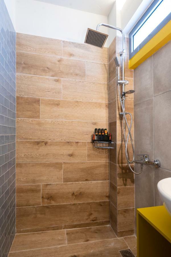 Groundfloor 2Br Apt With Smallyard Near The Heart Of Kalamáta Buitenkant foto