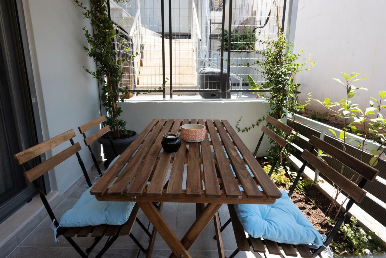 Groundfloor 2Br Apt With Smallyard Near The Heart Of Kalamáta Buitenkant foto
