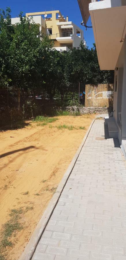 Groundfloor 2Br Apt With Smallyard Near The Heart Of Kalamáta Buitenkant foto